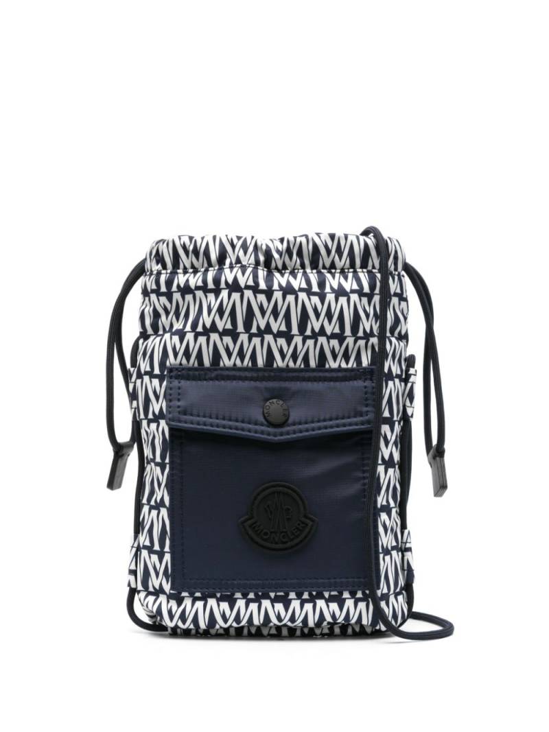 Moncler Makaio monogram crossbody bag - Blue von Moncler