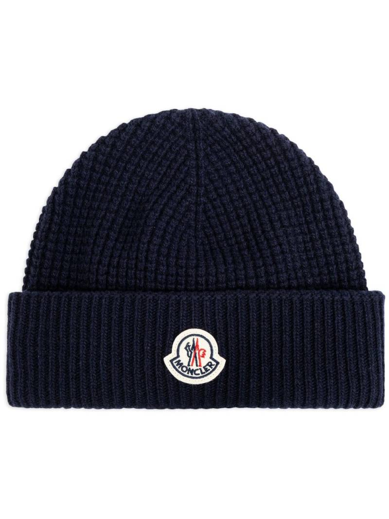 Moncler logo-appliqué beanie - Blue von Moncler