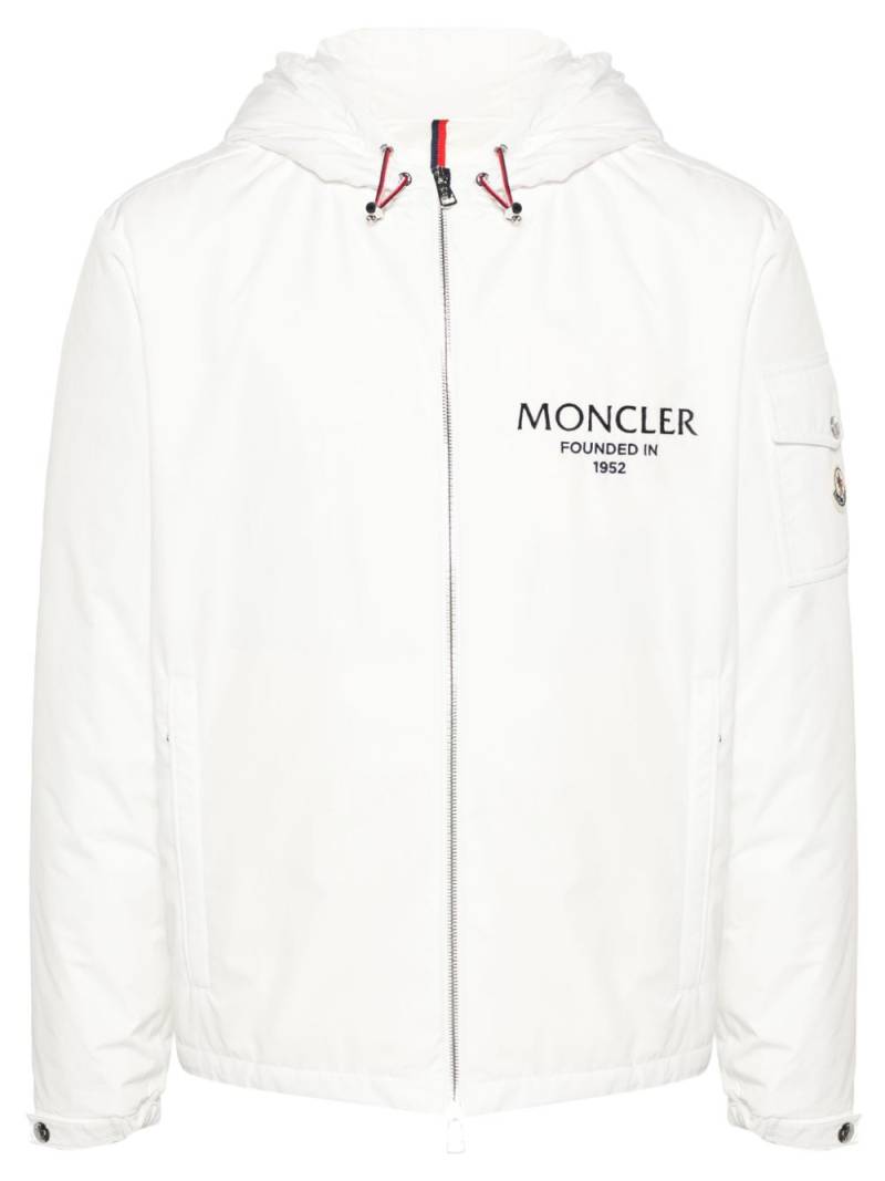 Moncler logo-lettering hooded puffer jacket - White von Moncler