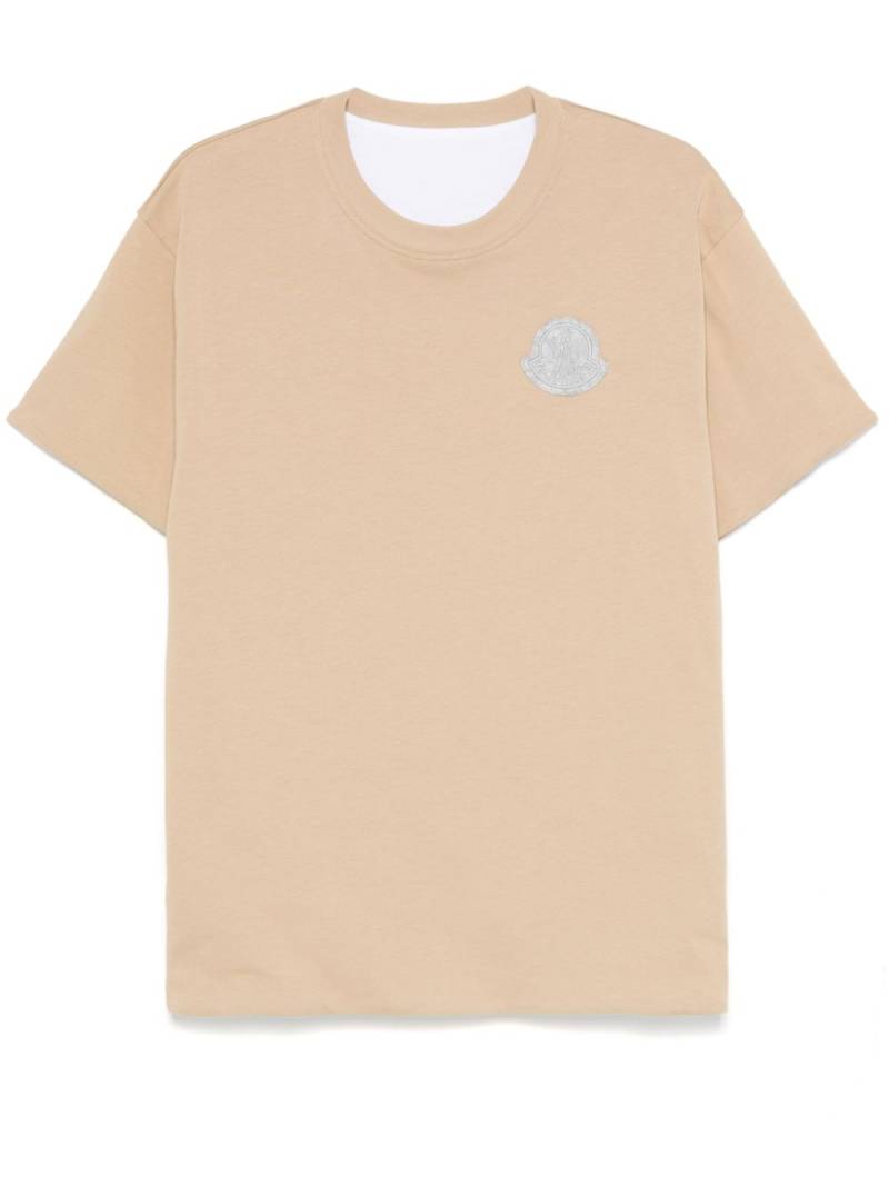 Moncler logo-patch T-shirt - Neutrals von Moncler