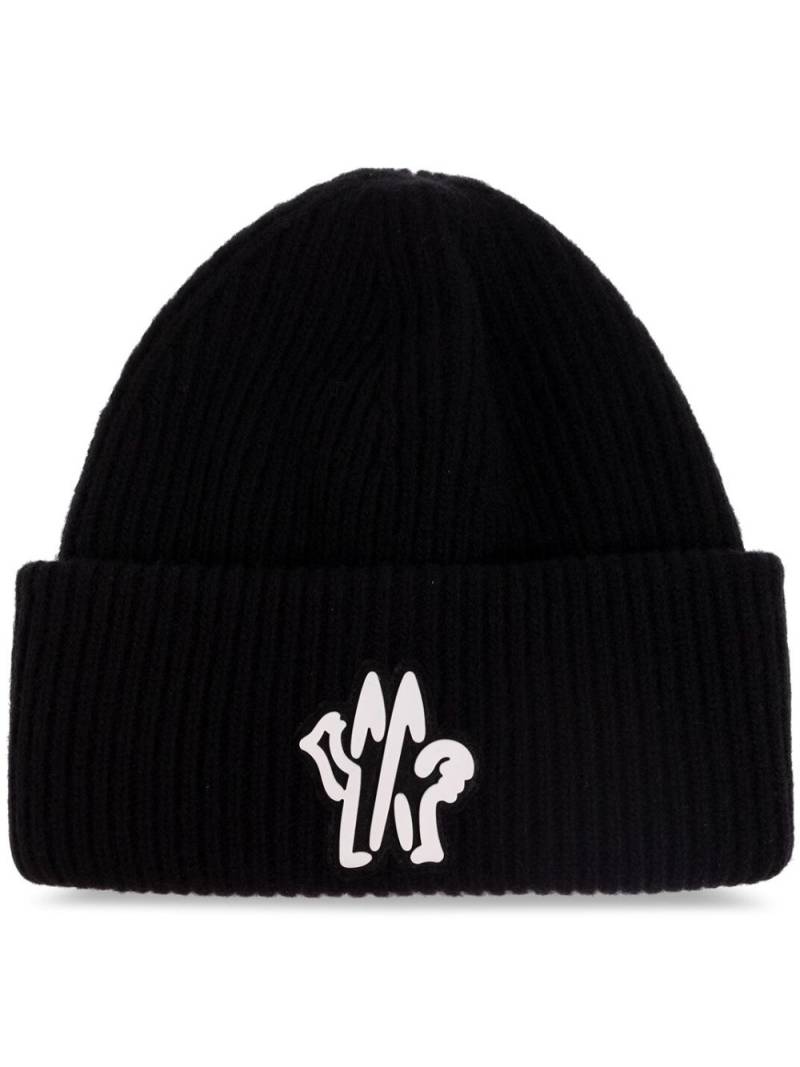 Moncler logo patch beanie - Black von Moncler