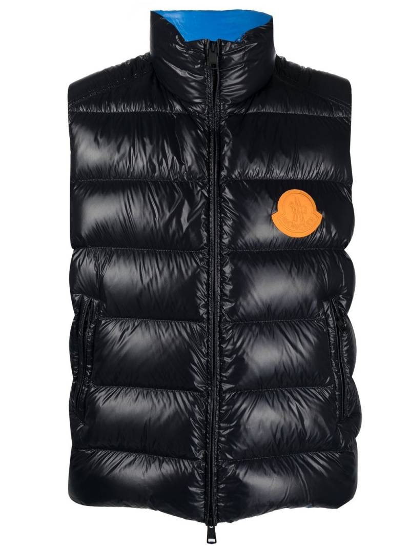 Moncler padded logo-patch gilet - Blue von Moncler