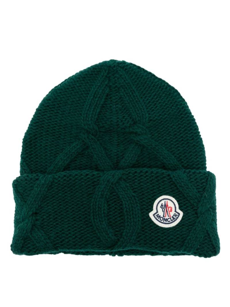 Moncler logo-patch wool beanie - Green von Moncler