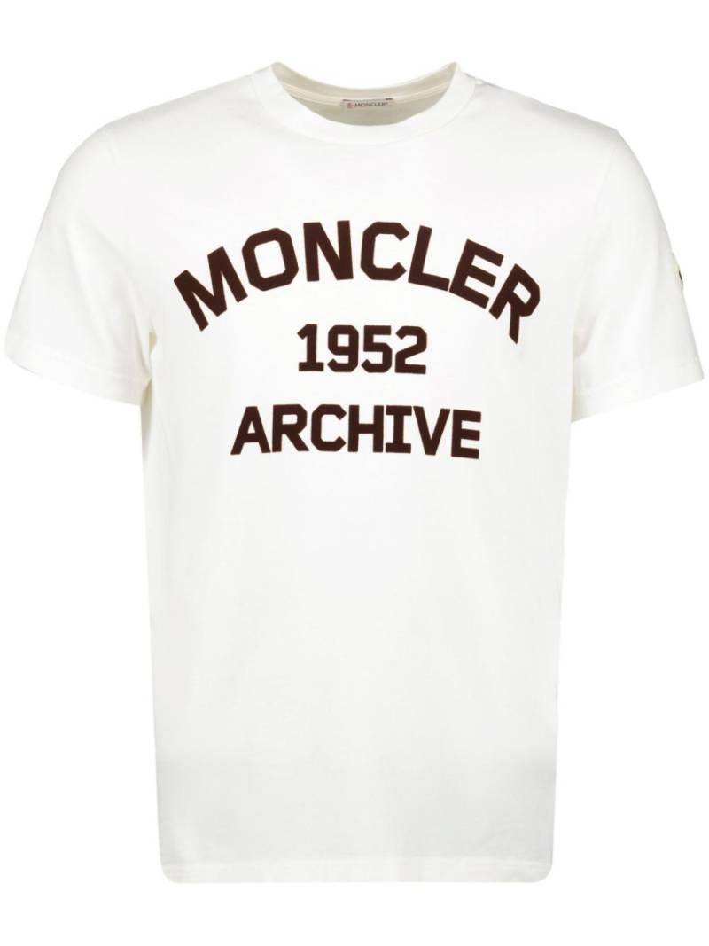 Moncler logo-print t-shirt - White von Moncler