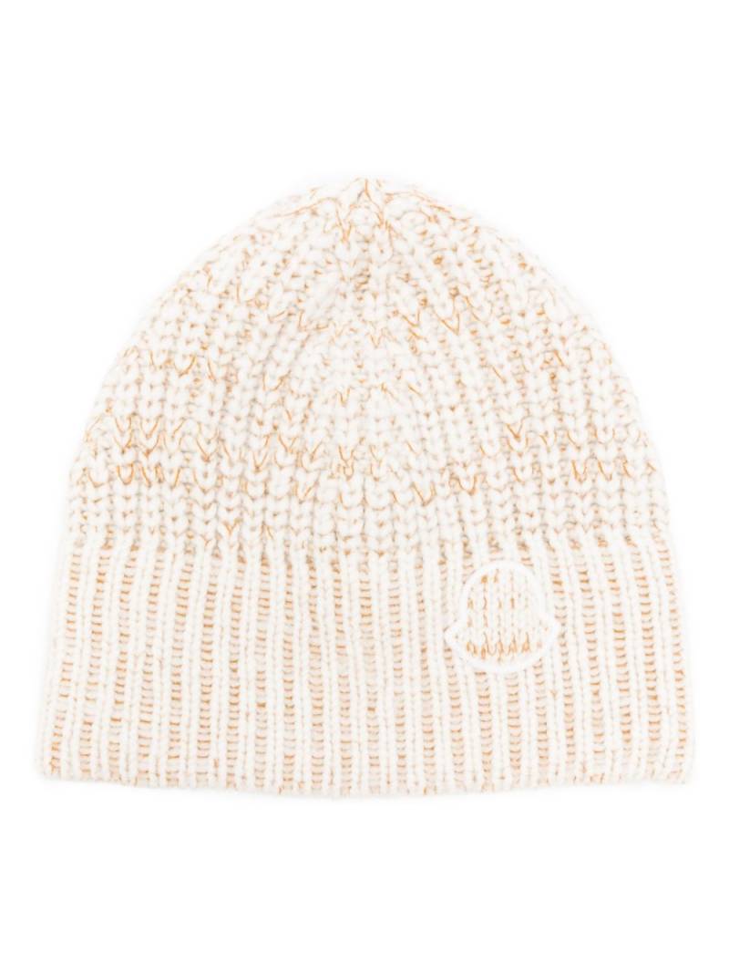 Moncler mouliné beanie hat - White von Moncler