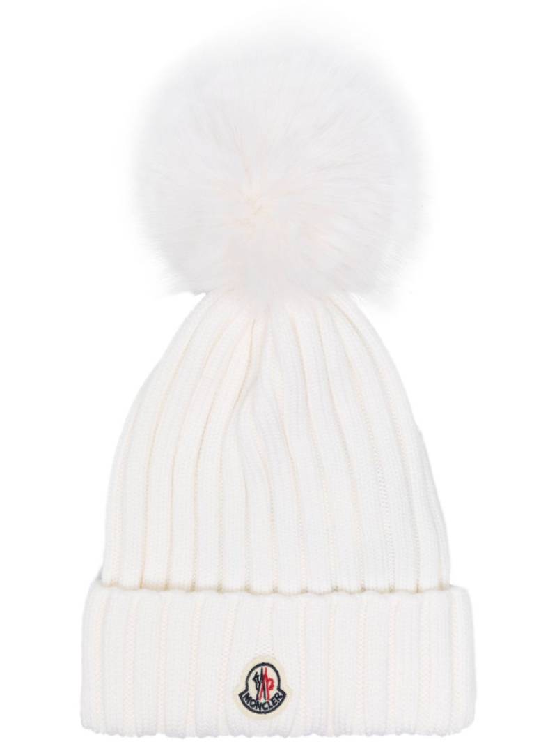 Moncler pompom wool beanie - White Moncler pompom wool beanie - White von Moncler