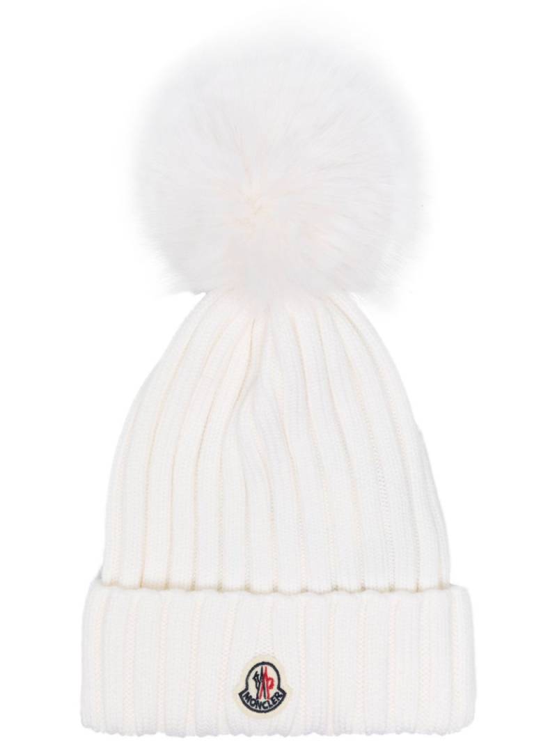 Moncler pompom wool beanie - White von Moncler