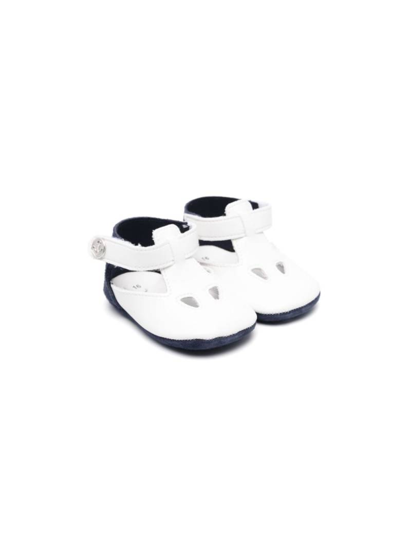 Monnalisa cut-out leather crib shoes - White von Monnalisa