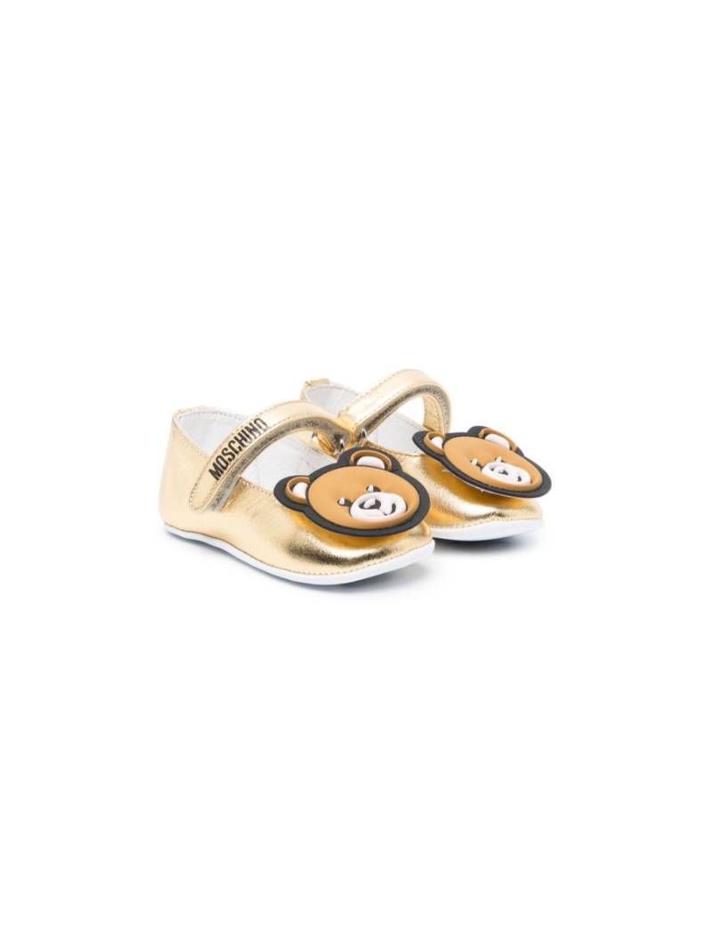 Moschino Kids Teddy Bear-patch metallic ballerina shoes - Gold von Moschino Kids