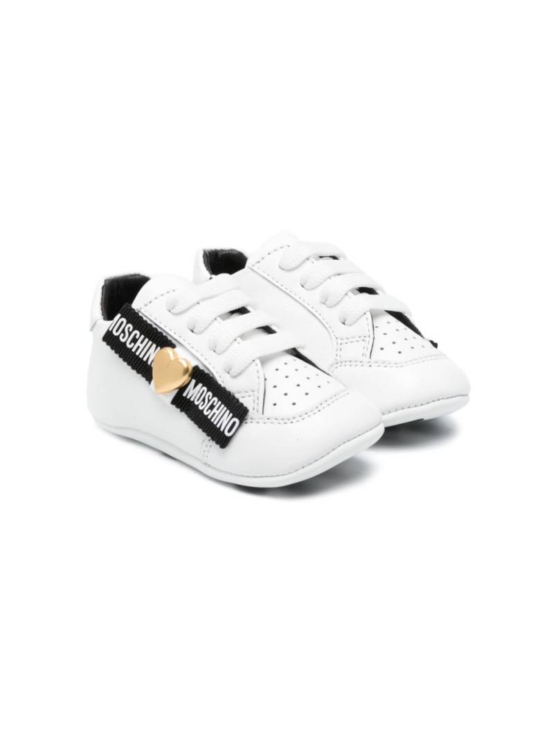 Moschino Kids logo-tape sneakers - White von Moschino Kids