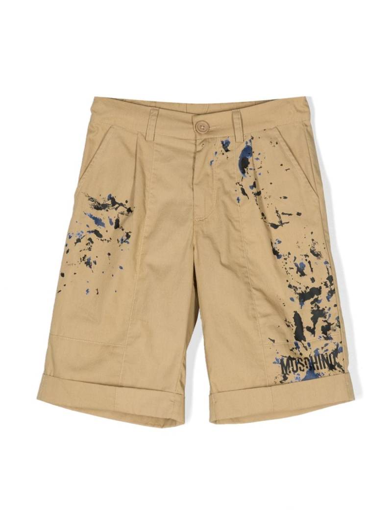 Moschino Kids paint-splatter chino shorts - Brown von Moschino Kids