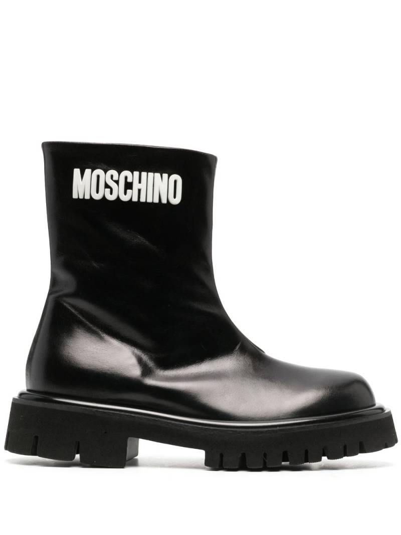 Moschino embossed-logo zipped leather boots - Black von Moschino