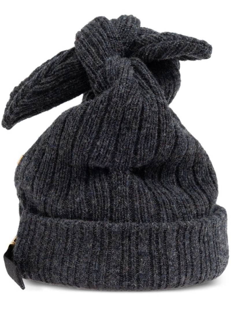 Moschino logo-lettering knotted wool beanie - Grey von Moschino