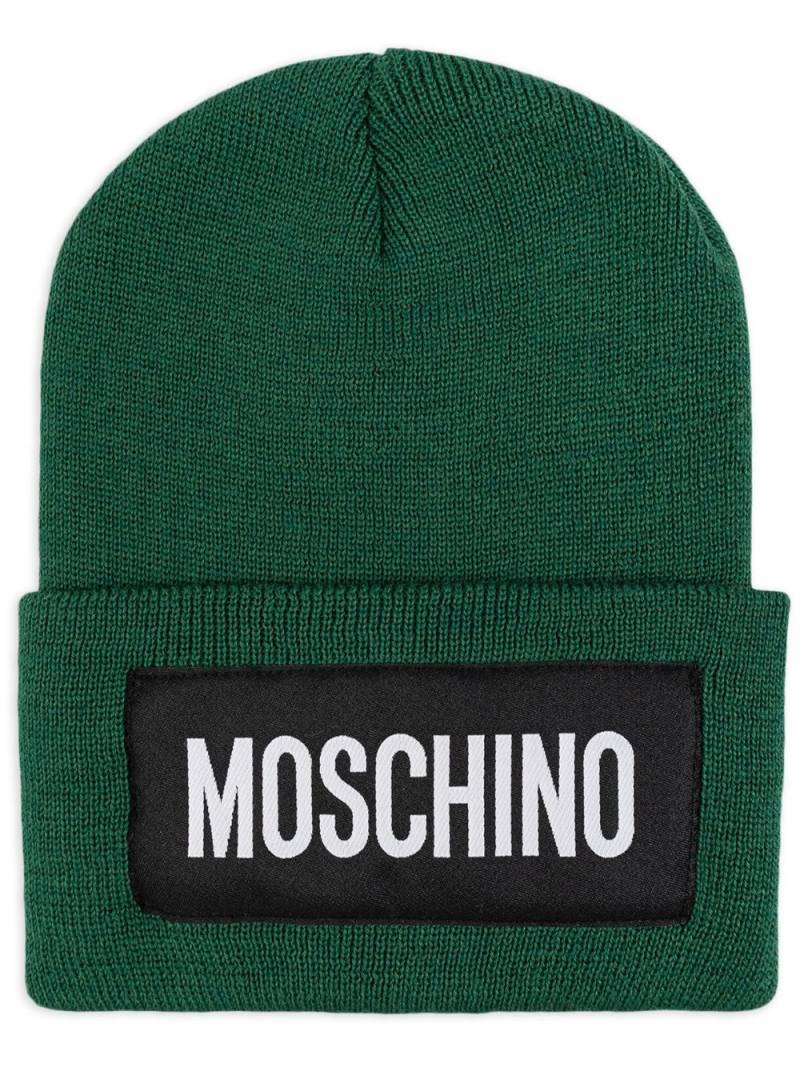 Moschino logo-patch knitted beanie - Green von Moschino