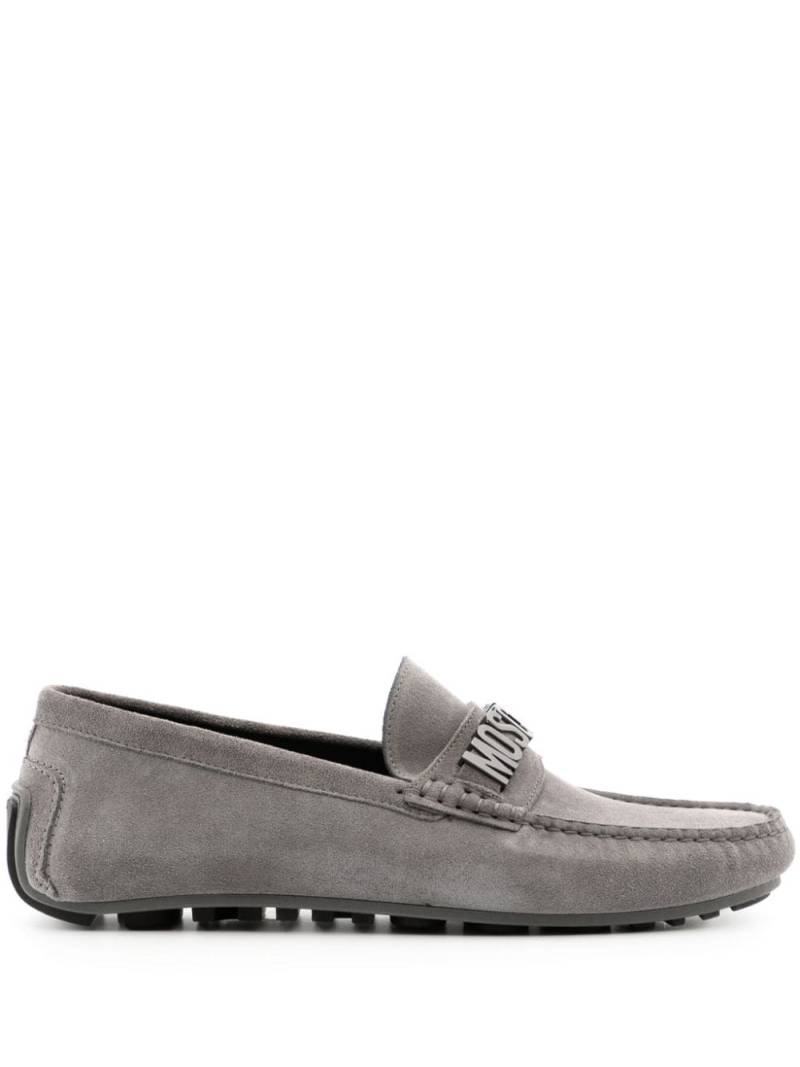 Moschino logo-plaque detail loafers - Grey von Moschino