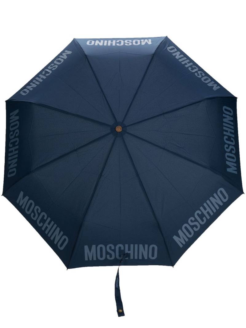 Moschino logo-print compact umbrella - Blue von Moschino