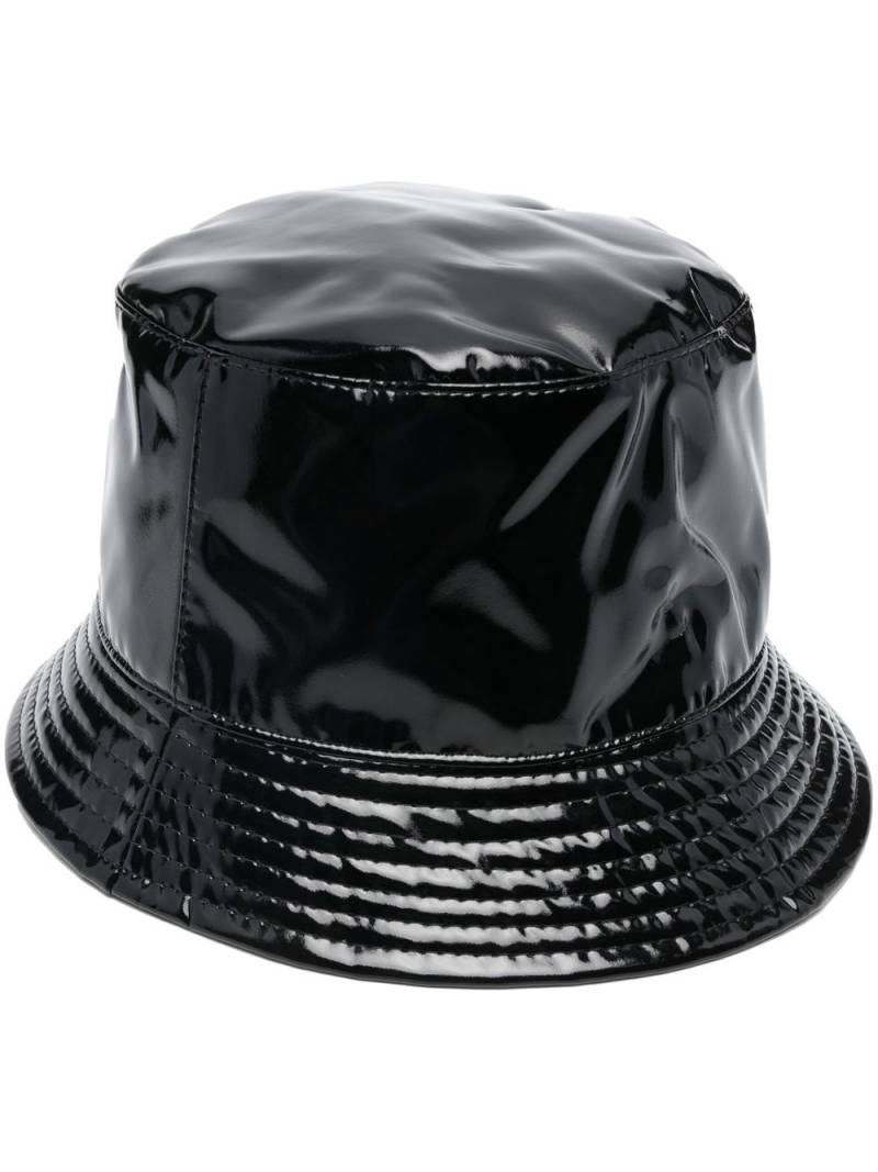 Moschino patent bucket hat - Black von Moschino