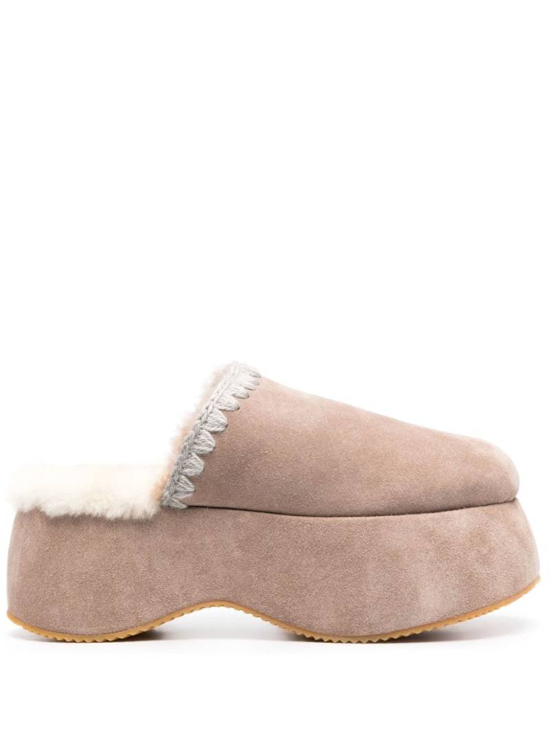 Mou whipstitch 70mm suede platform slippers - Neutrals von Mou