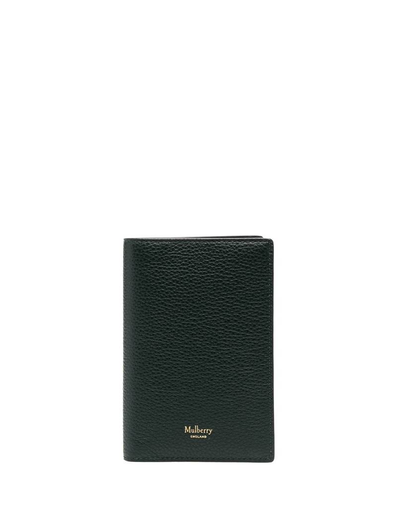 Mulberry logo-embossed passport case - Green von Mulberry