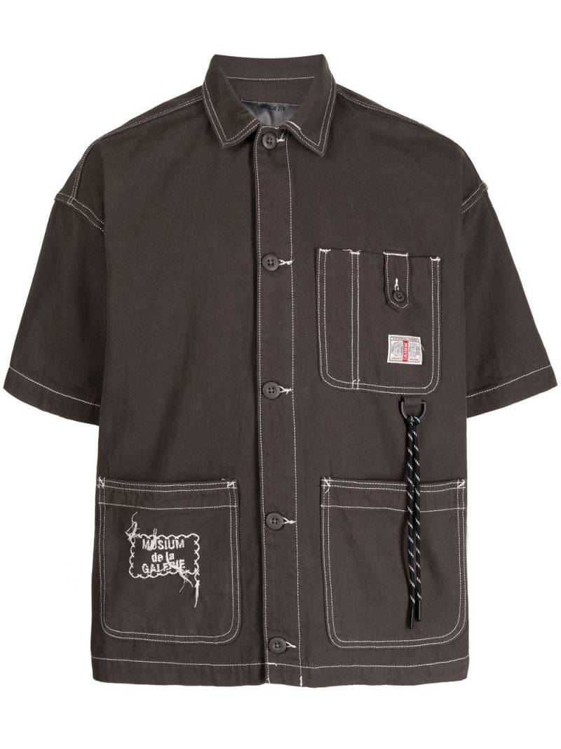 Musium Div. embroidered-logo short-sleeve shirt - Grey von Musium Div.