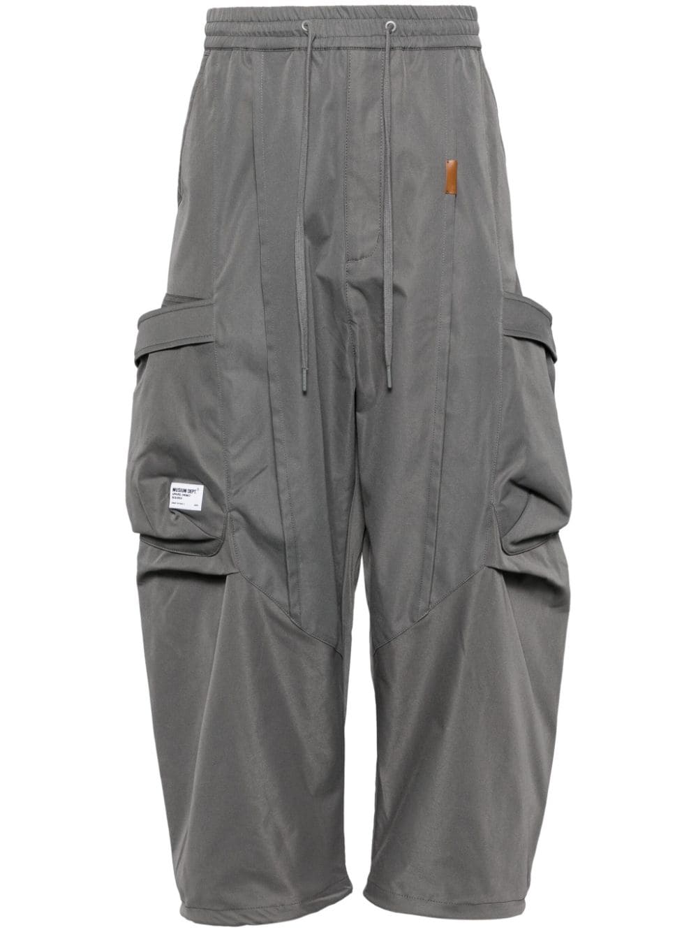 Musium Div. logo-patch cargo trousers - Grey von Musium Div.