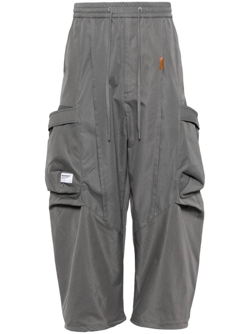 Musium Div. logo-patch cargo trousers - Grey von Musium Div.