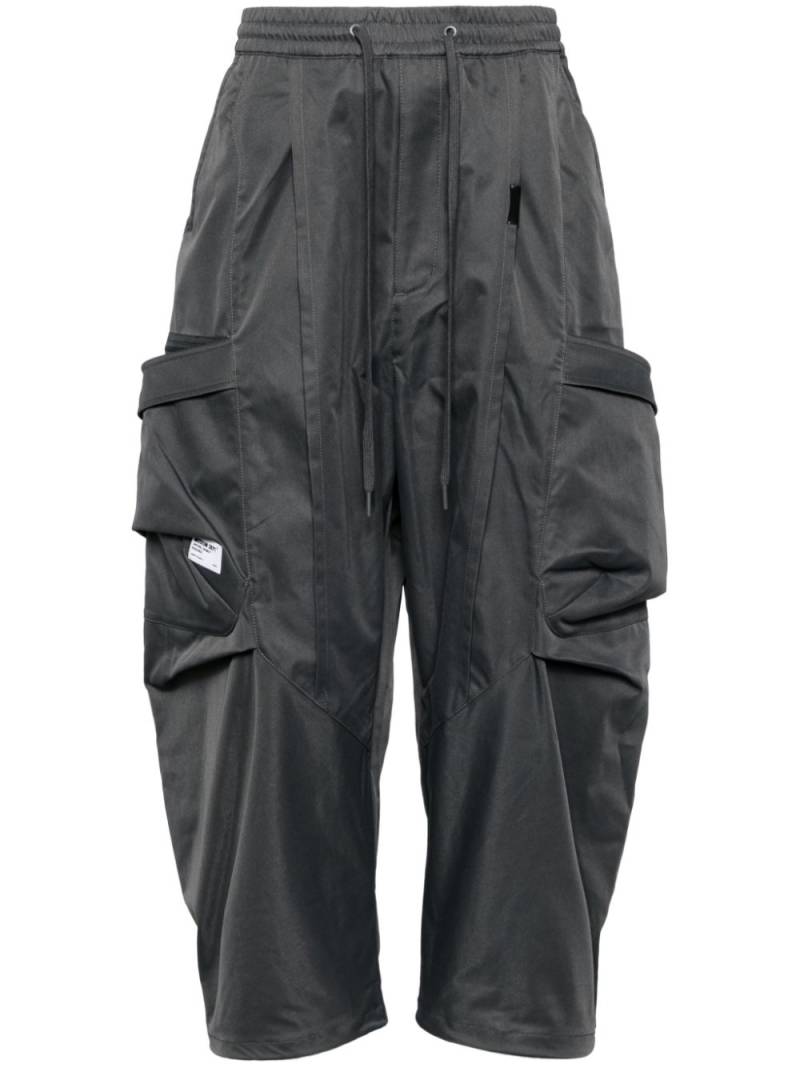 Musium Div. logo-patch cargo trousers - Grey von Musium Div.