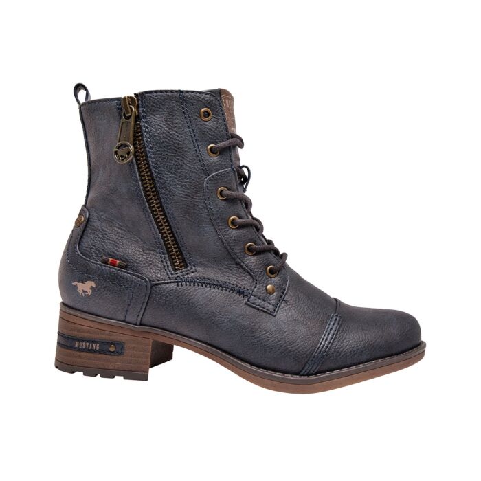 Mustang Schnürstiefelette aus pflegeleichtem Softmaterial marine Mustang Schnürstiefelette aus pflegeleichtem Softmaterial marine von Mustang
