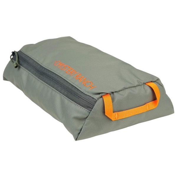 Mystery Ranch - Void Bag 3,5 - Packsack Gr 3,5 l grau/oliv Mystery Ranch - Void Bag 3,5 - Packsack Gr 3,5 l grau/oliv von Mystery Ranch