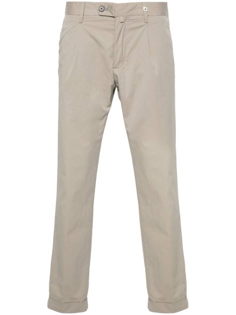 Myths Zeus slim-cut chino trousers - Neutrals von Myths