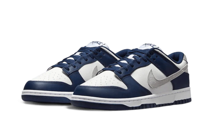 Dunk Low Summit White Midnight Navy Damen Blau 42 von NIKE