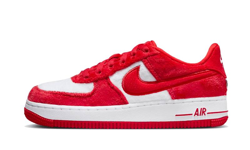 Air Force 1 Low Valentine's Day Fleece (2024) Damen Rot Bunt 38 von NIKE