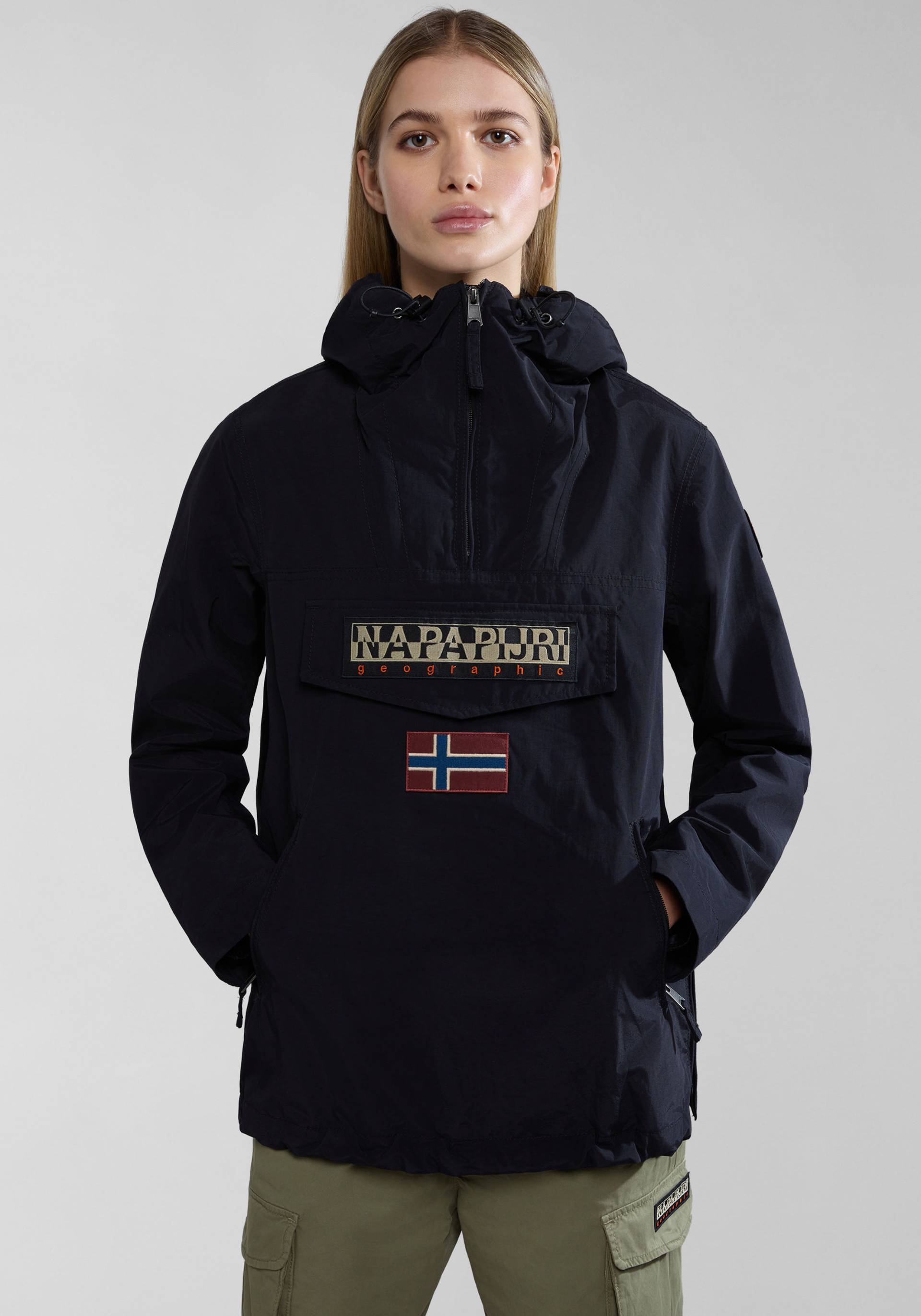 Napapijri Funktionsjacke »RAINFOREST S W PKT 3 041 BLACK«, mit Kapuze, Markenlogo auf dem Ärmel; Reissverschluss im Saum; Schnalle an Kapuze von Napapijri