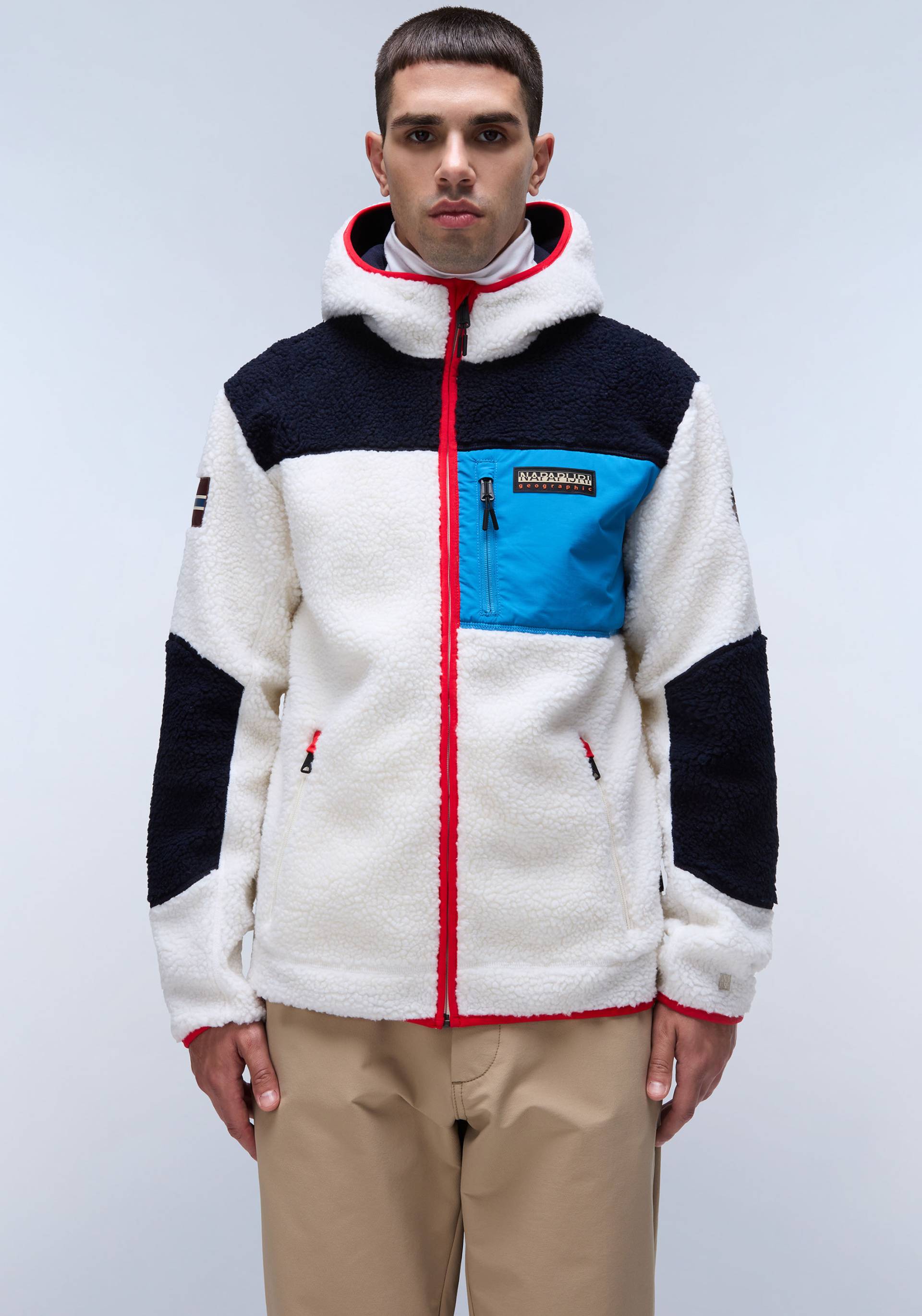 Napapijri Plüschjacke »YUPIK«, mit Kapuze, mit kontrastfarbenen Details Napapijri Plüschjacke »YUPIK«, mit Kapuze, mit kontrastfarbenen Details von Napapijri