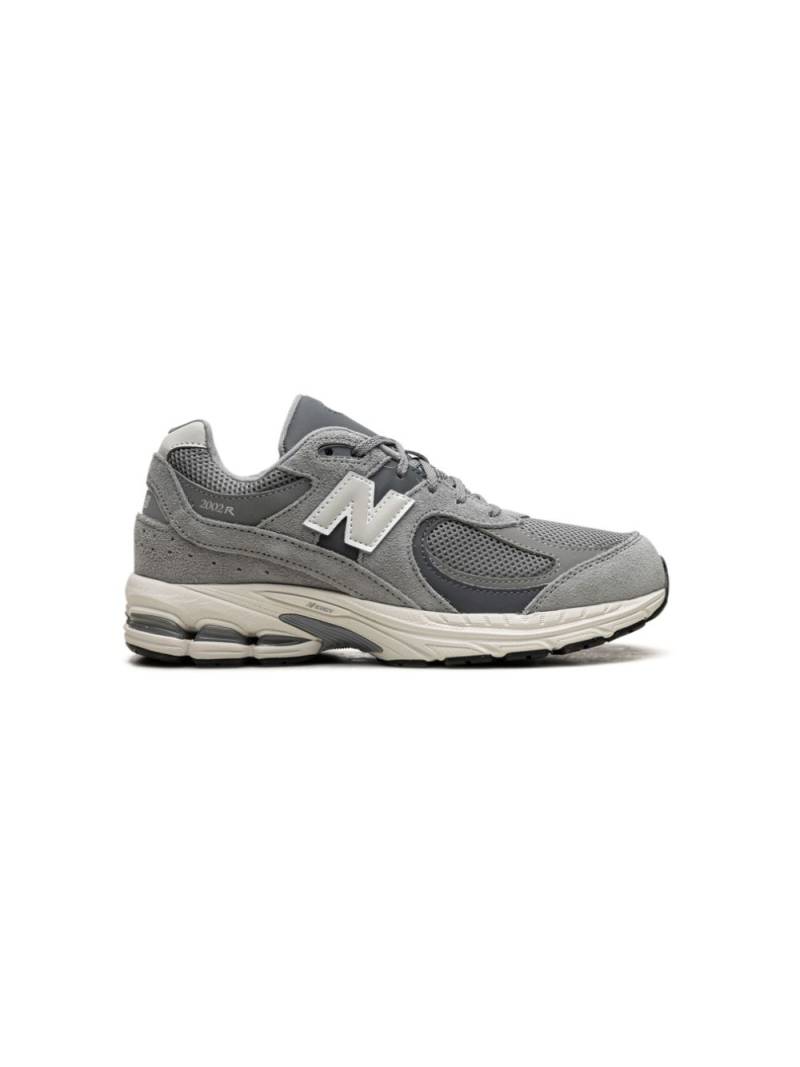 New Balance Kids 2002 suede sneakers - Grey von New Balance Kids