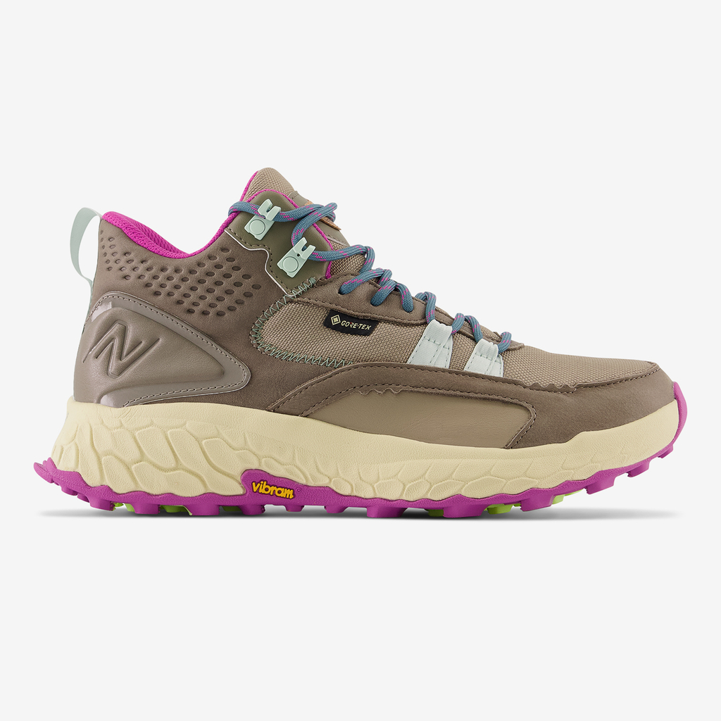 New Balance WTHIMCLE Fresh Foam X Hierro Mid GTX Damen Trailrunningschuhe, Braun von New Balance