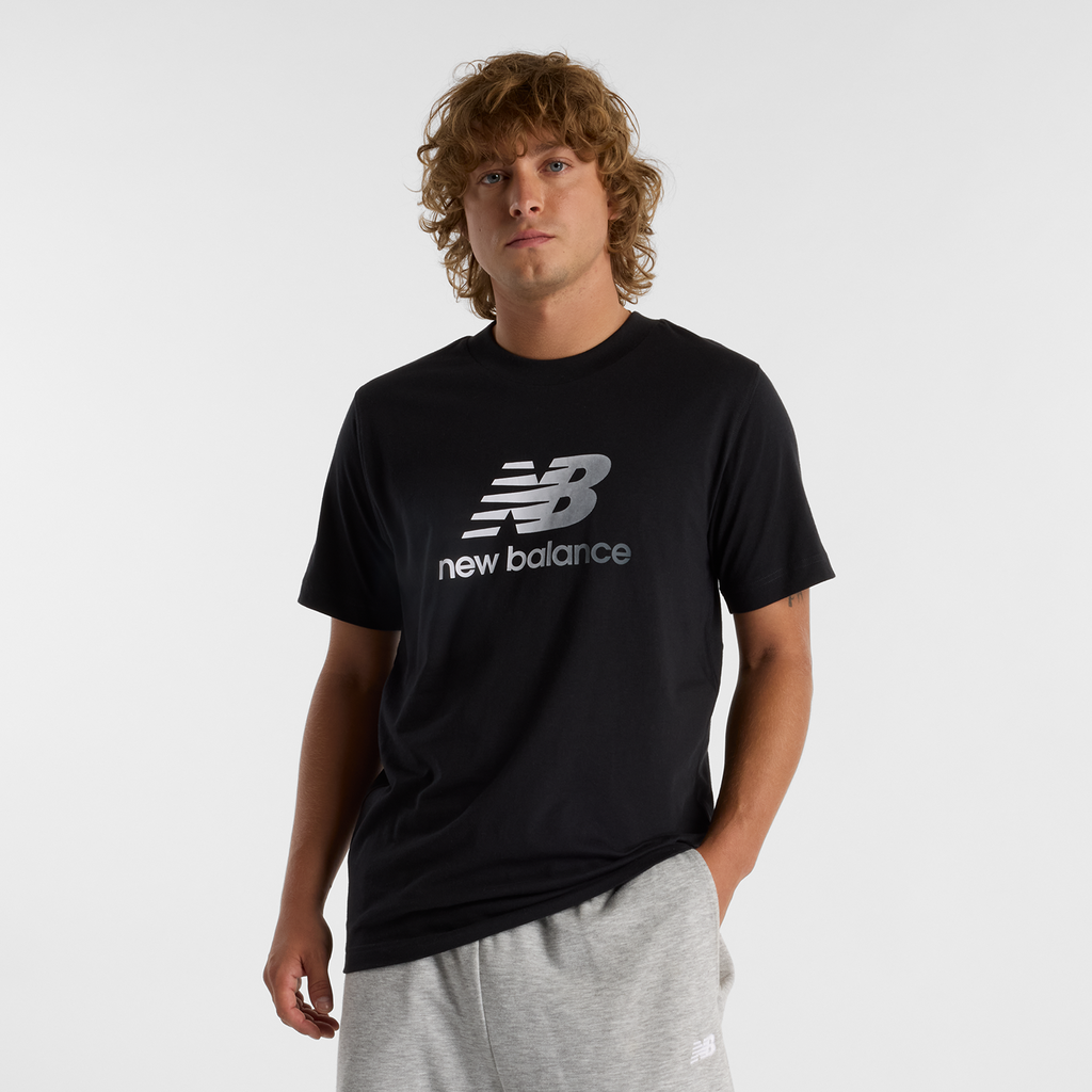 New Balance Sport Essentials Gradient Logo T-Shirt Regular Fit Herren, schwarz, Grösse: XS von New Balance