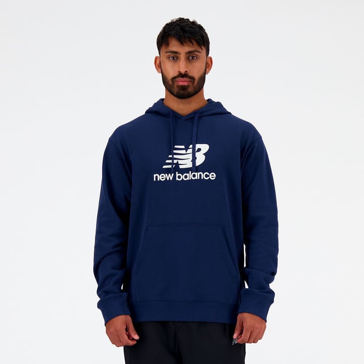 New Balance Sport Essentials Stacked Logo French Terry Hoodie Pullover dunkelblau von New Balance