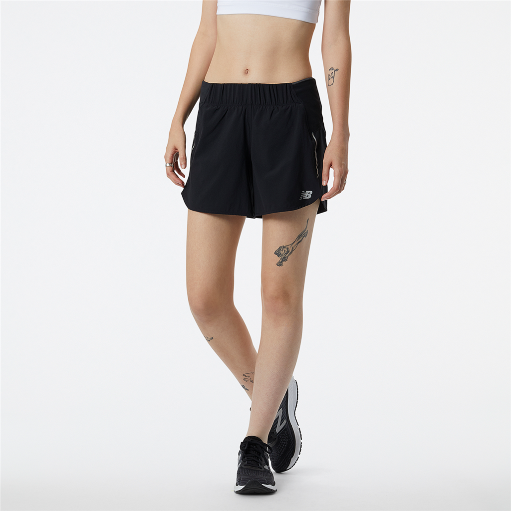 New Balance W Impact Run 5in Short Athletic Fit Damen, schwarz, Grösse: XS von New Balance