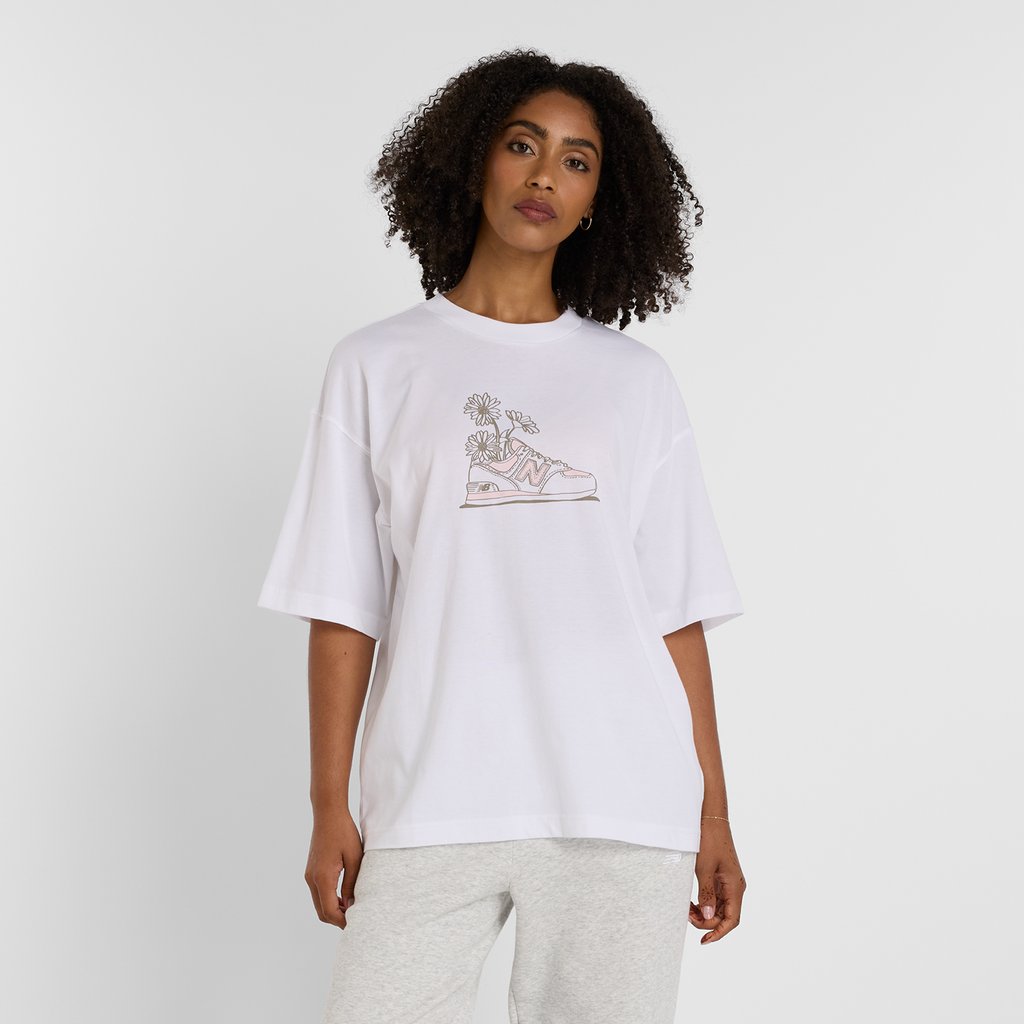 New Balance W New Balance Oversized Flower T-Shirt Oversized Fit Damen, weiss, Grösse: XS von New Balance