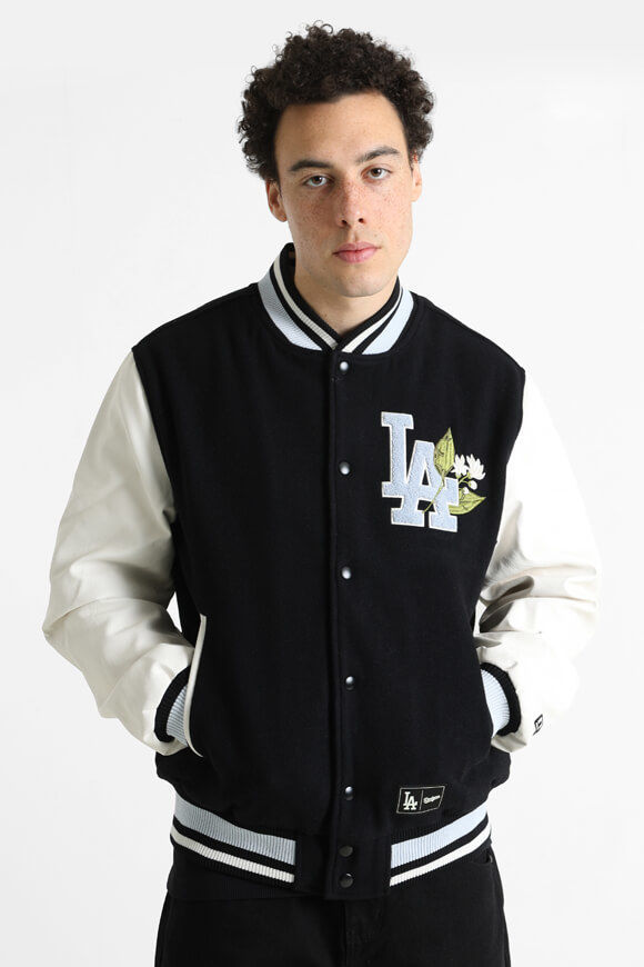 New Era Varsity Collegejacke | Black + Offwhite | Herren  | L von New Era