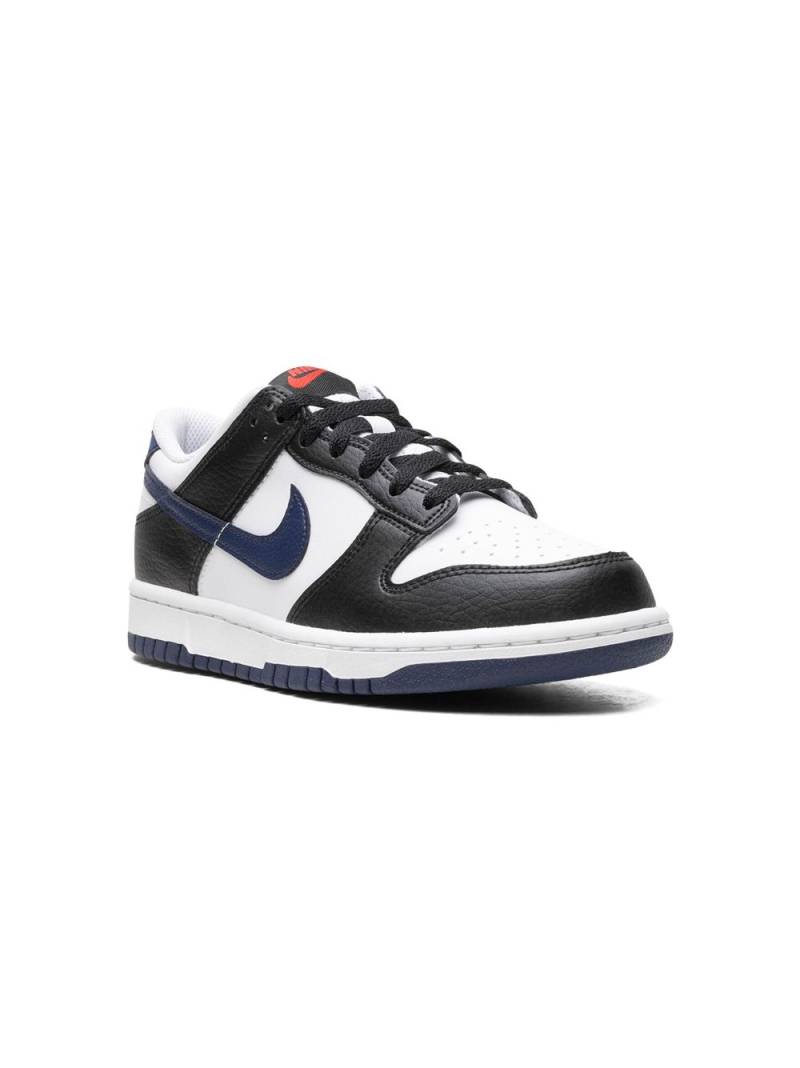 Nike Kids Dunk Low "Black/White/University Red/Midnight Navy" sneakers von Nike Kids