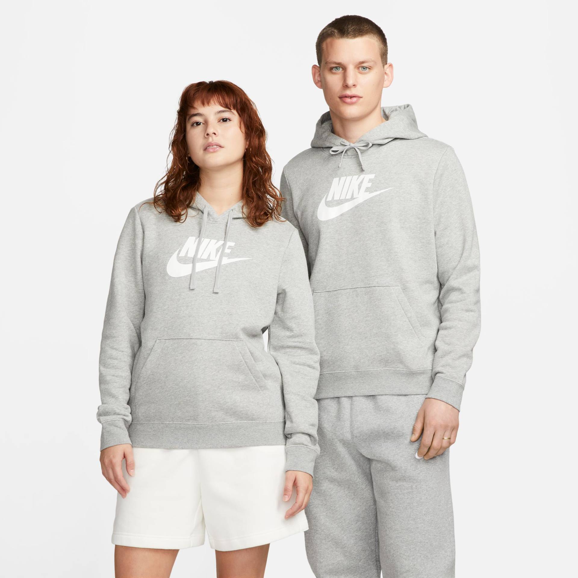 Nike Sportswear Kapuzensweatshirt »Club Fleece Women's Logo Pullover Hoodie«, Damen Kapuzenpullover aus weichem Fleece Material von Nike Sportswear