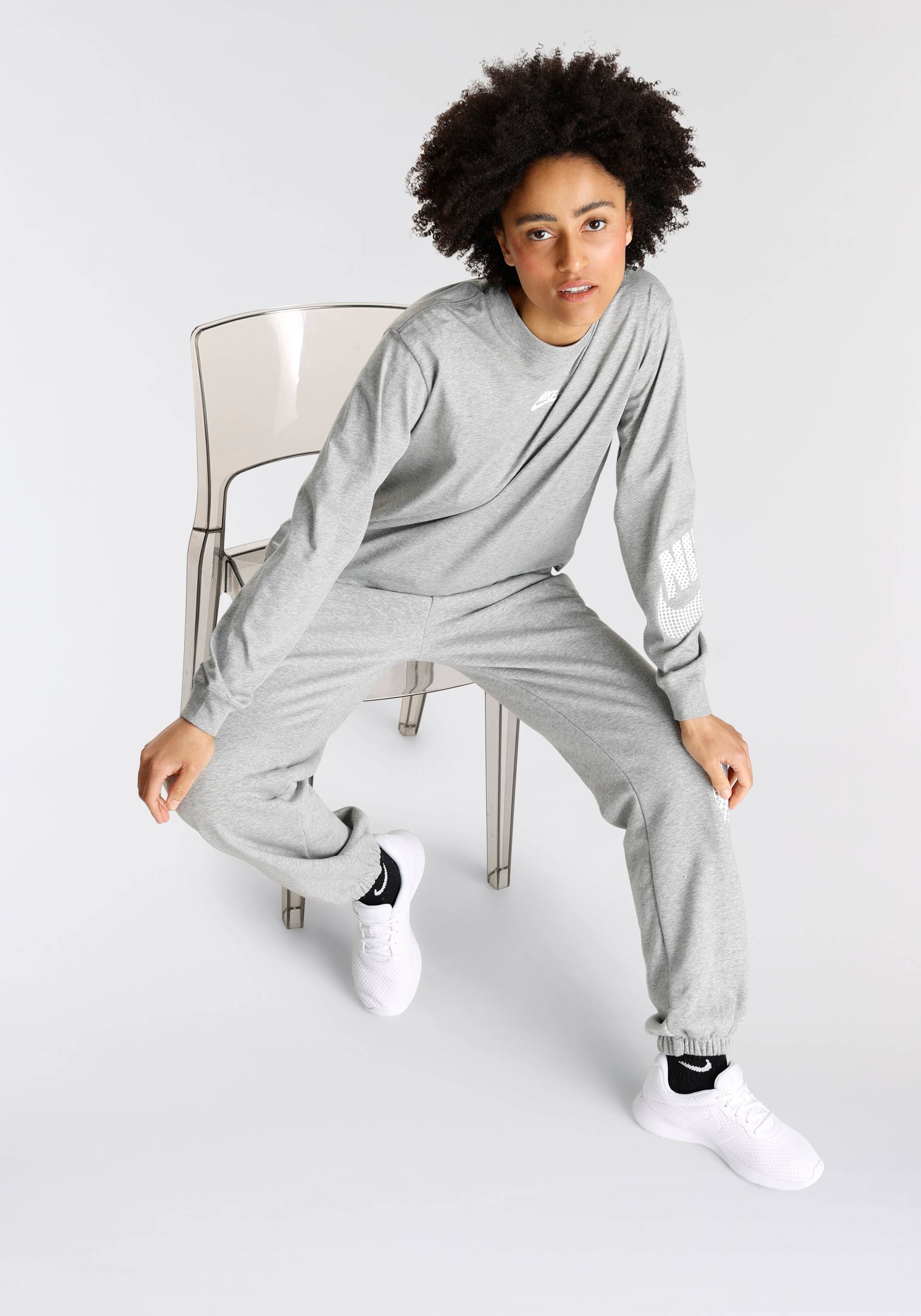 Nike Sportswear Langarmshirt »W NSW LS TOP GFX DNC« Nike Sportswear Langarmshirt »W NSW LS TOP GFX DNC« von Nike Sportswear