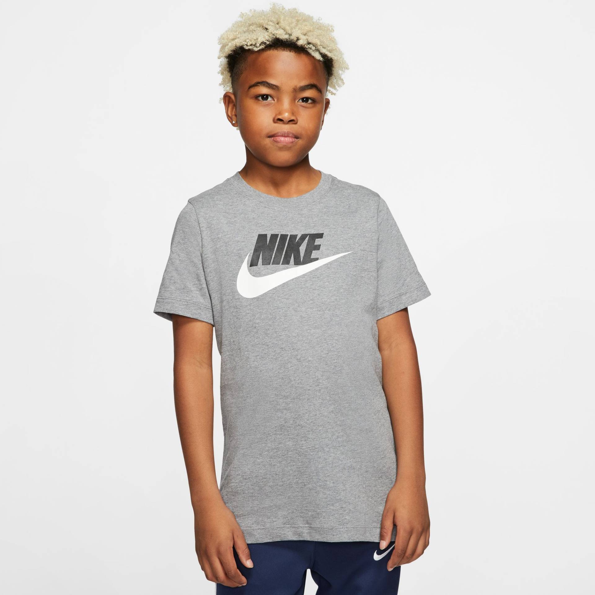 Nike Sportswear T-Shirt »BIG KIDS' COTTON T-SHIRT« Nike Sportswear T-Shirt »BIG KIDS' COTTON T-SHIRT« von Nike Sportswear