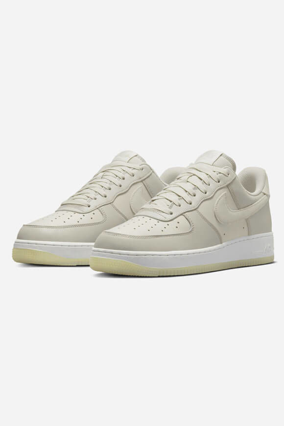 Nike Air Force 1 '07 LV8 Sneaker | Light Bone + Summit White | Herren  | EU40 von Nike