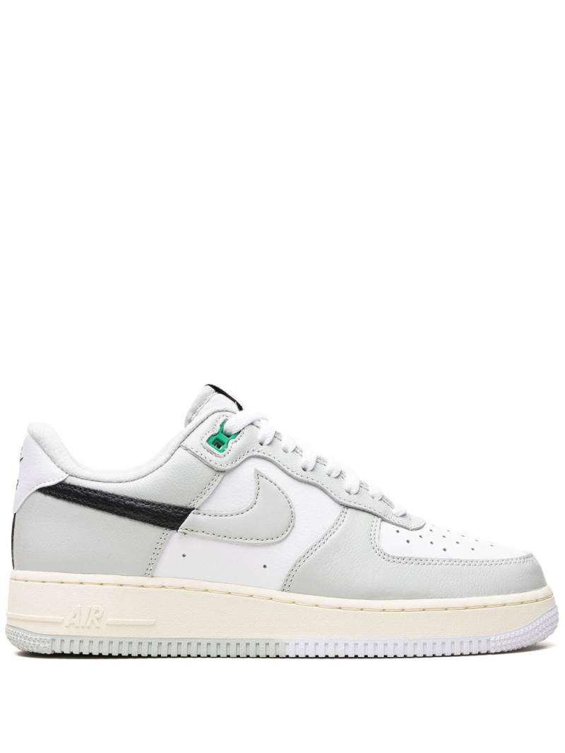 Nike Air Force 1 Low "Split - Light Silver" von Nike