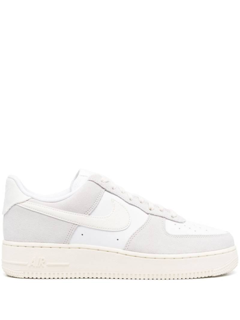 Nike Air Force 1 Swoosh-logo sneakers - White von Nike