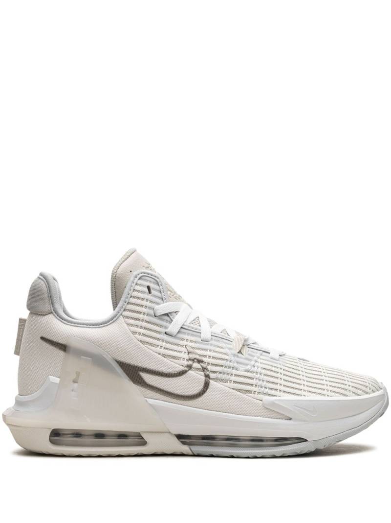 Nike LeBron Witness 6 sneakers - Neutrals von Nike