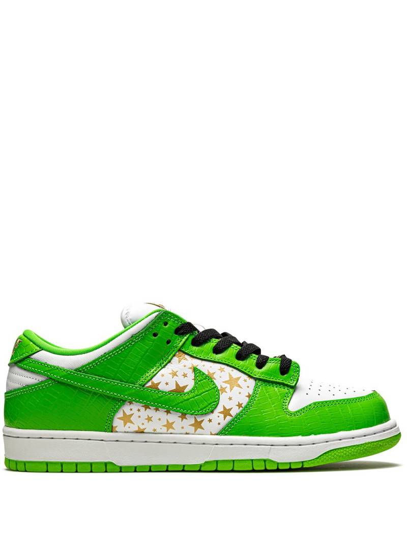 Nike x Supreme SB Dunk Low "Stars - Mean Green" sneakers von Nike